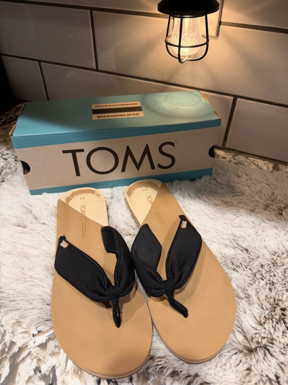 TOMS flip flops